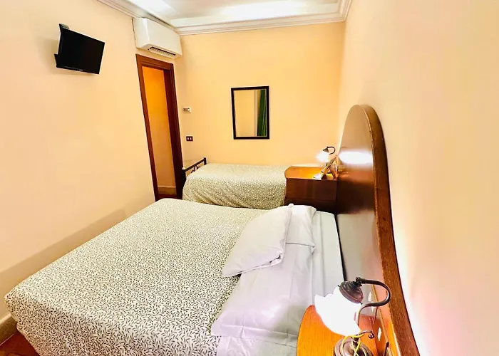 Otel 4 Coronati 2*