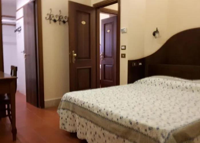 Otel 4 Coronati 2*
