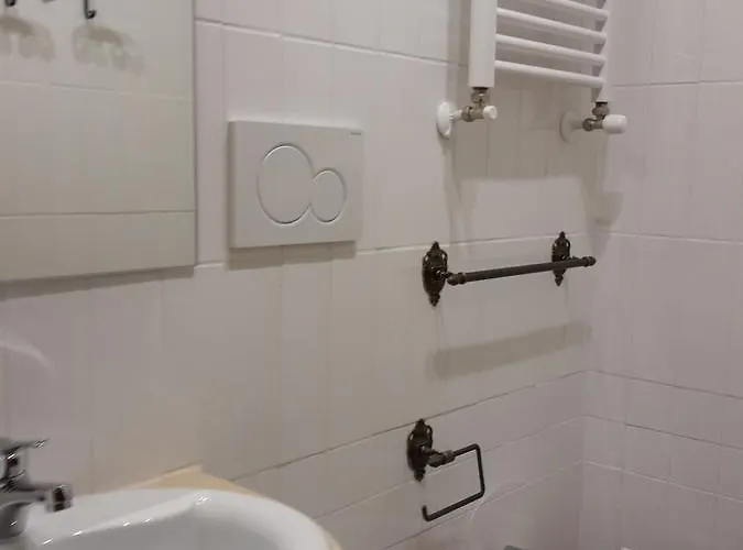 4 Coronati Otel 2*